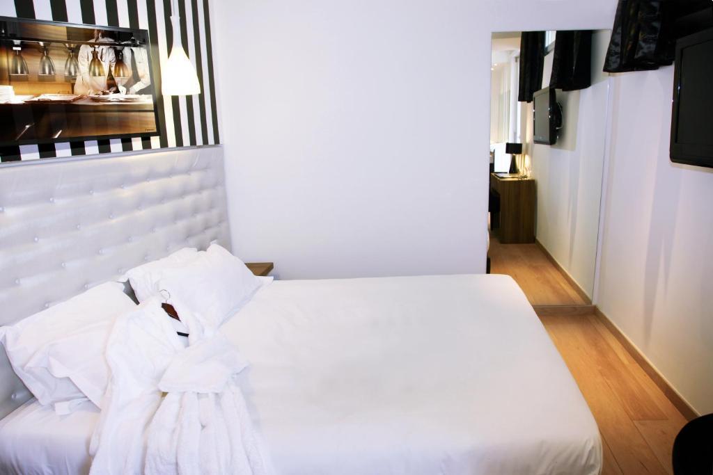 Le Pre Du Moulin - Maison Alonso - Hotel & Restaurant Sérignan-du-Comtat Værelse billede